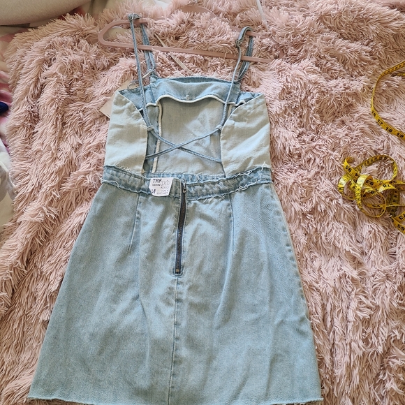 M NWT zara distressed denim dress/pinafore with adjustable spaghetti straps - Picture 3 of 5